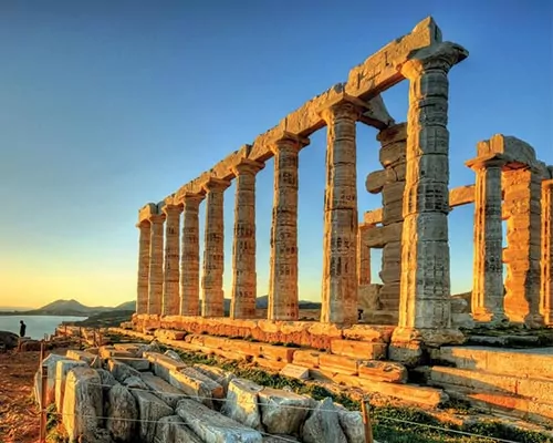 Cape Sounio day tour has as starting point your hotel or the select by you location. Passing by car from beautiful suburbs of Athens such as Glyfada, Voula, Varkiza, Lagonissi and Anavyssos, Saronic Gulf,